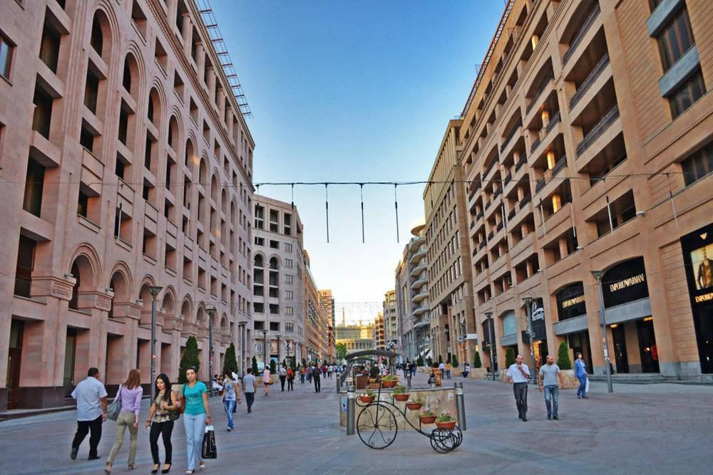 Capsule Hostel In The Old City Of Erevan Exterior foto